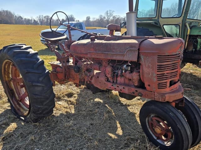 Image of Farmall H equipment image 2