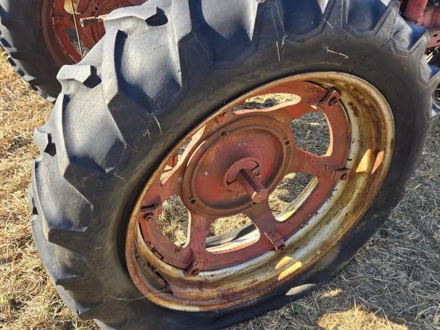 Image of Farmall H equipment image 4