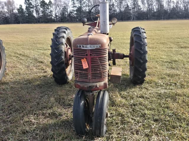 Image of Farmall H equipment image 1