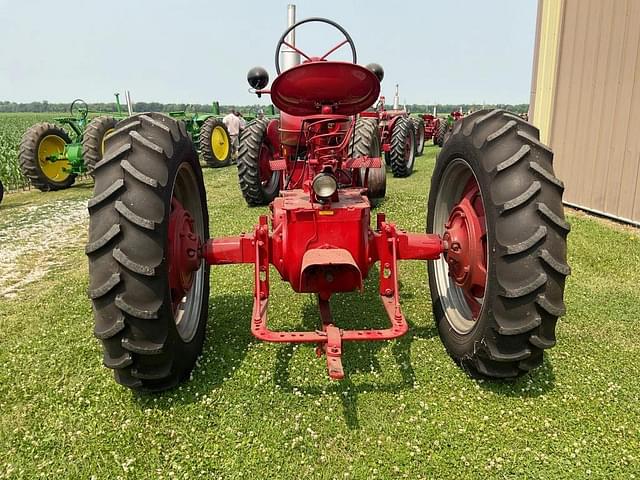 Image of Farmall M equipment image 3