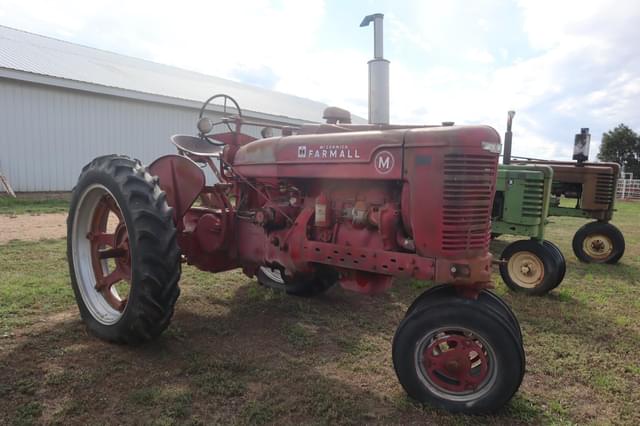 Image of Farmall M equipment image 1