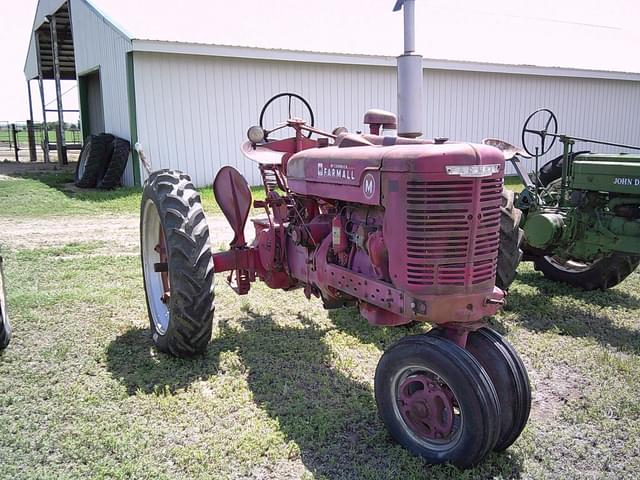 Image of Farmall M equipment image 4