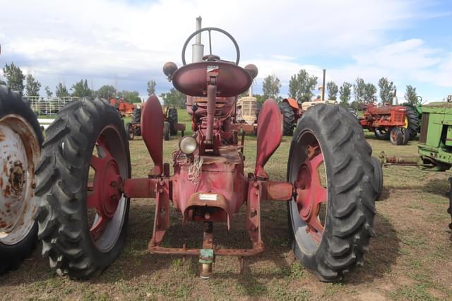 Image of Farmall M equipment image 2