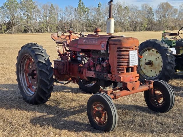 Image of Farmall M equipment image 2
