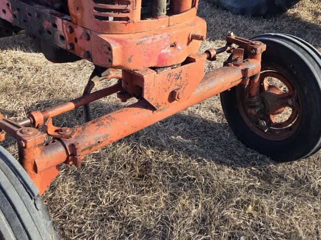 Image of Farmall M equipment image 3