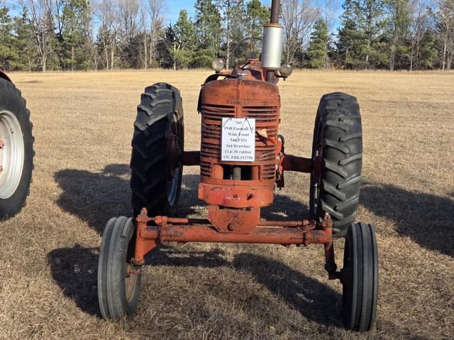 Image of Farmall M equipment image 1
