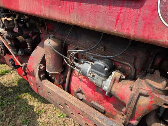 Image of Farmall M equipment image 4