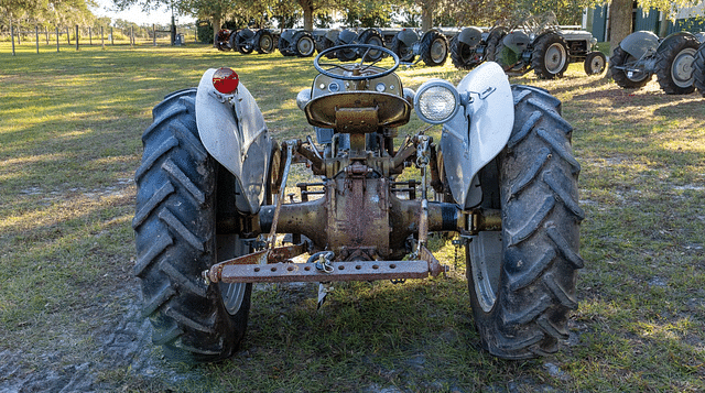 Image of Ferguson TE-20 equipment image 2