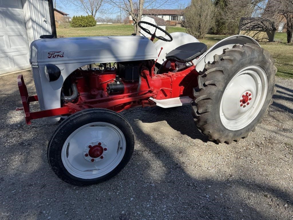 1948 Ford 8N Equipment Image0