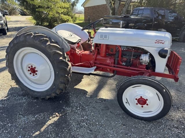 Image of Ford 8N equipment image 4