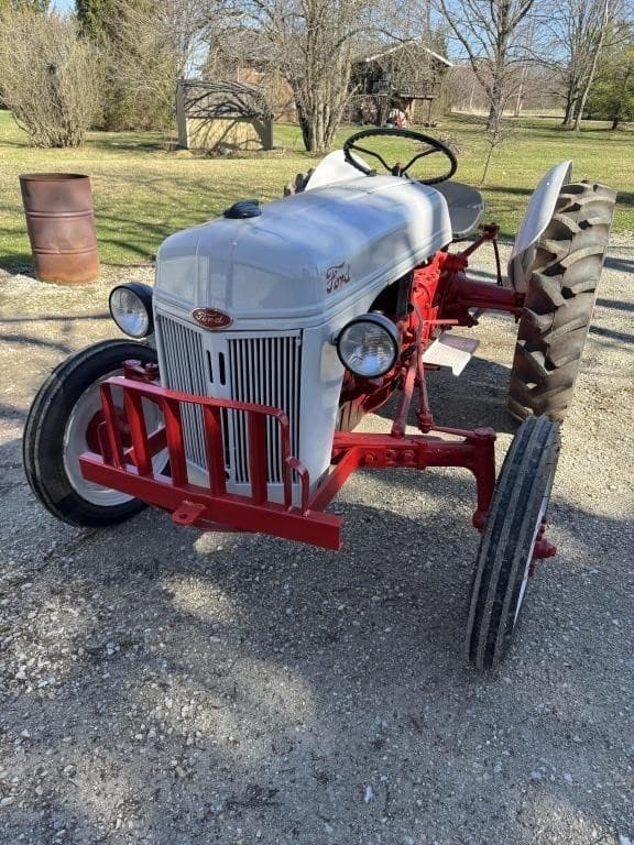 Image of Ford 8N equipment image 1