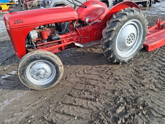 Image of Ford 8N equipment image 1