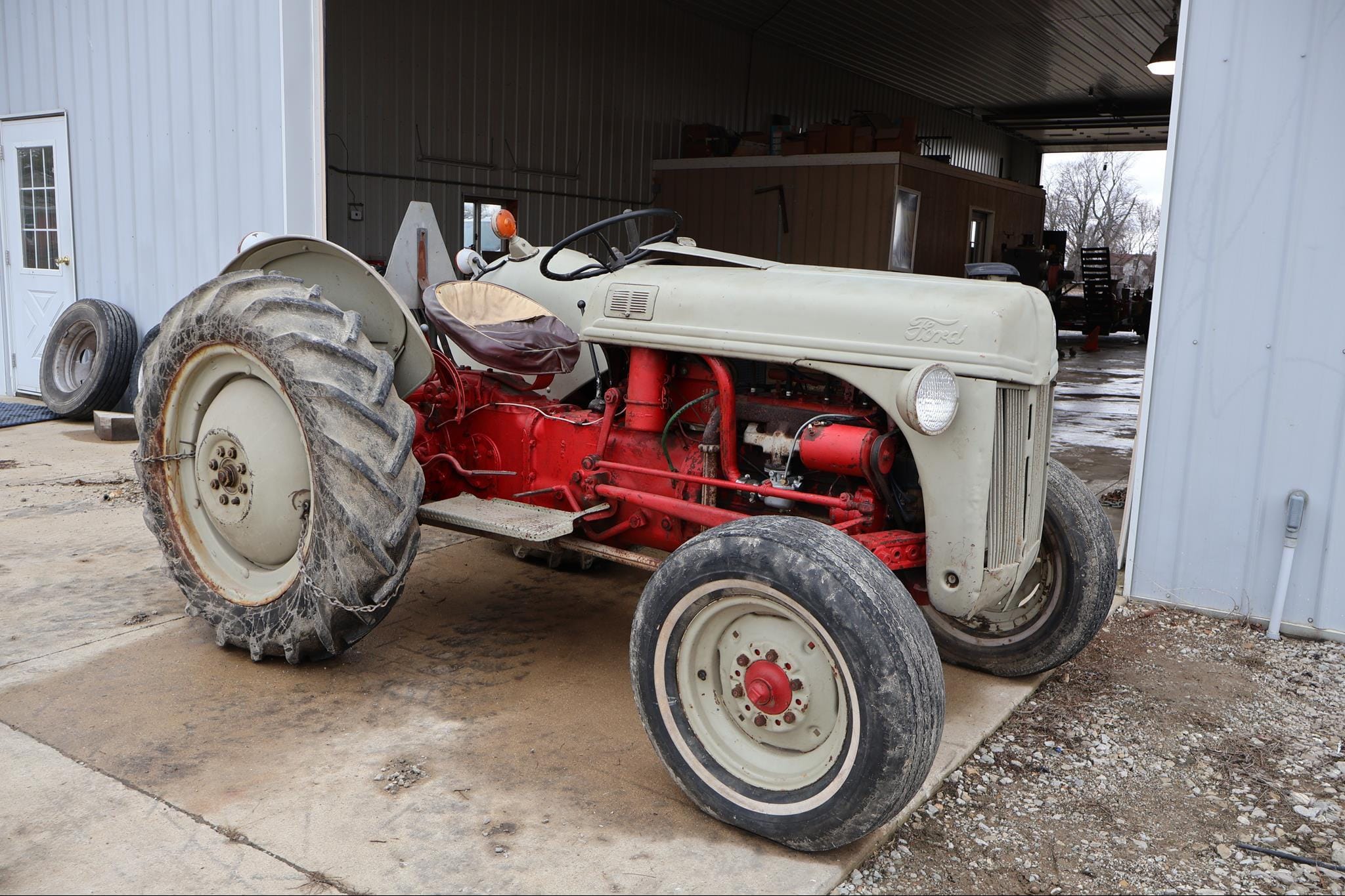 1948 Ford 8N Equipment Image0
