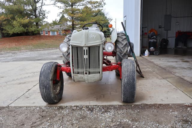 Image of Ford 8N equipment image 2