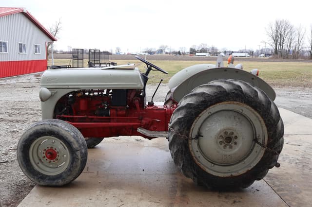 Image of Ford 8N equipment image 4
