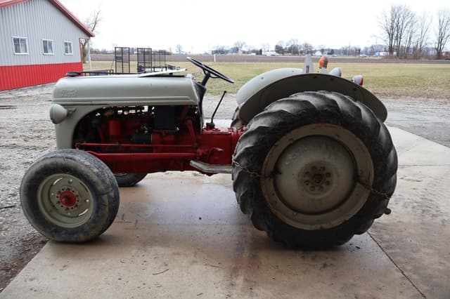 Image of Ford 8N equipment image 3