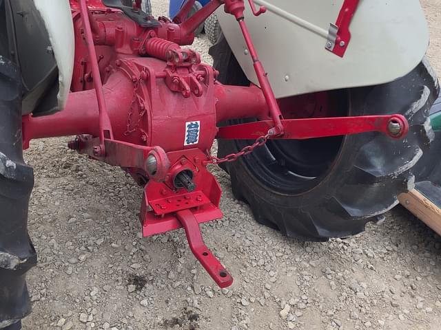 Image of Ford 8N equipment image 3