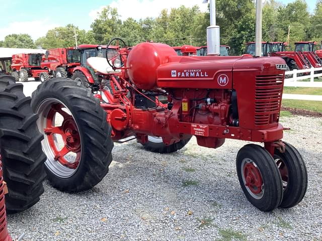 Image of Farmall M equipment image 1