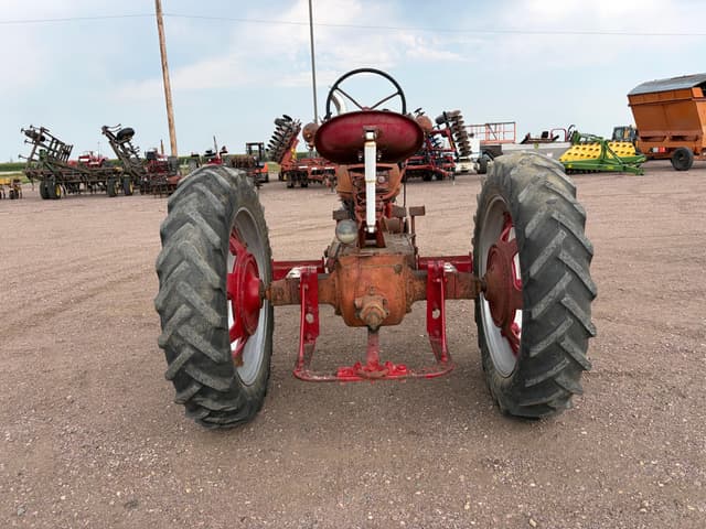 Image of Farmall H equipment image 4