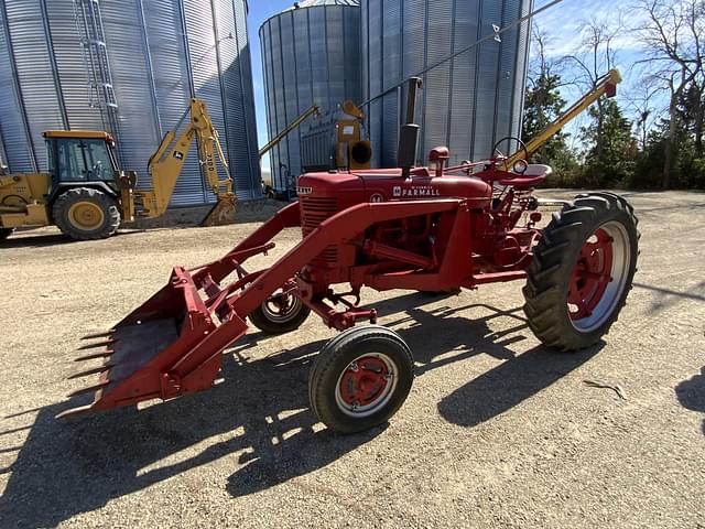 Image of Farmall M equipment image 1