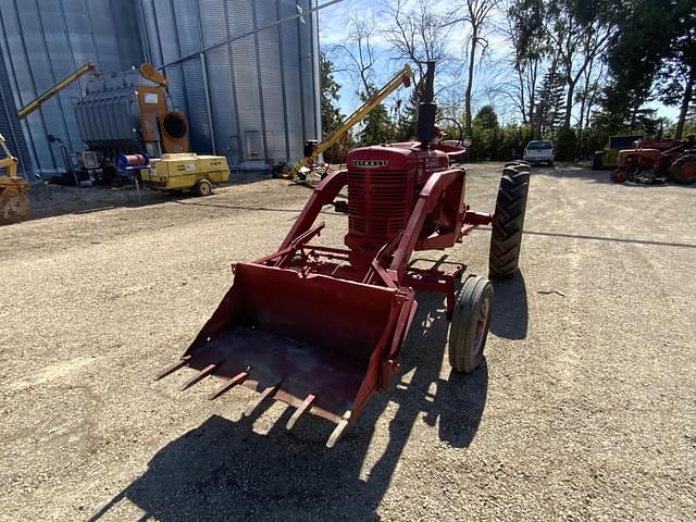 Image of Farmall M equipment image 2