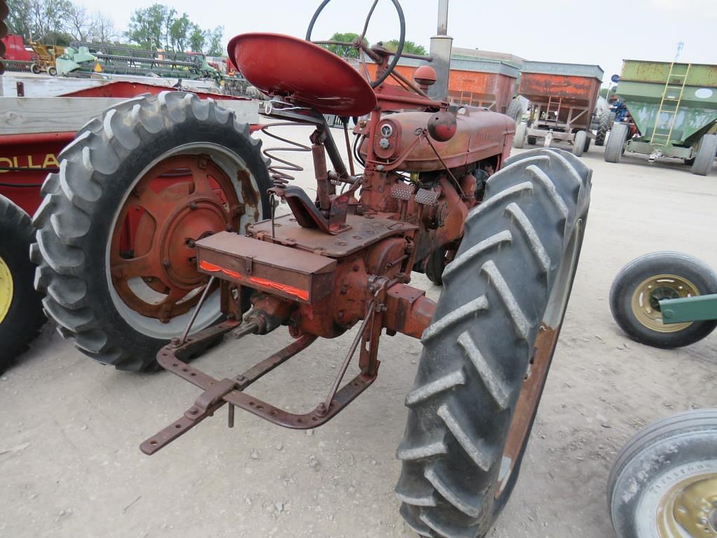 Image of International Harvester Farmall H Image 0
