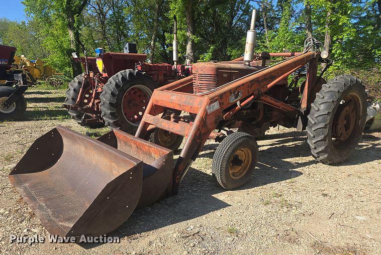 Image of Farmall M Primary image