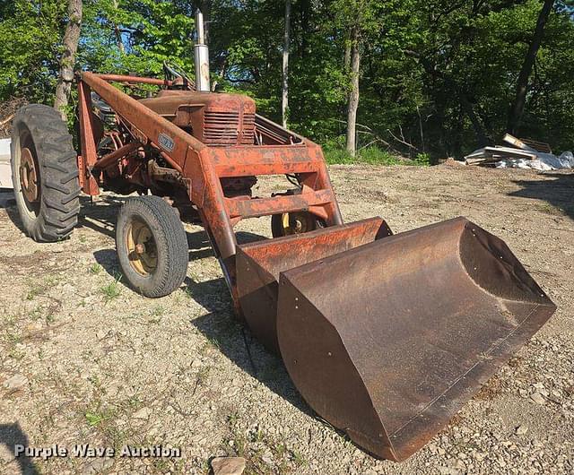 Image of Farmall M equipment image 2
