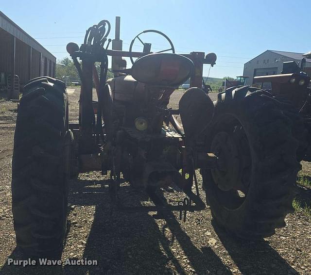 Image of Farmall M equipment image 4