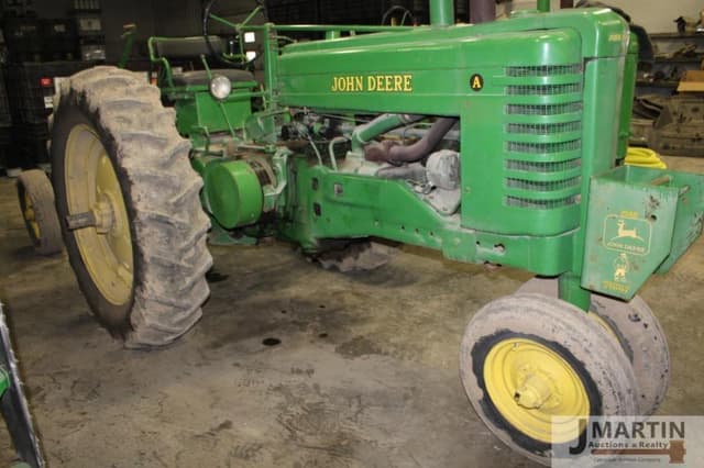 Image of John Deere A equipment image 1