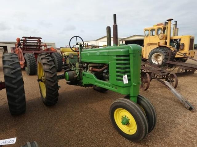Image of John Deere B equipment image 1