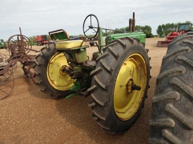 Image of John Deere B equipment image 2
