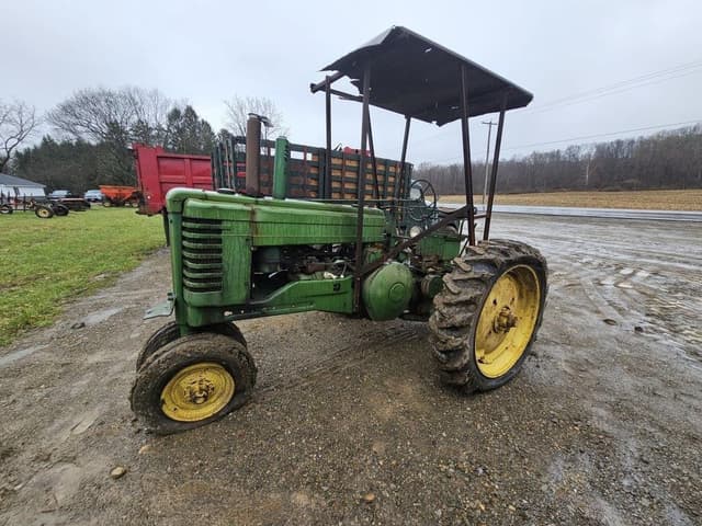 Image of John Deere A equipment image 1