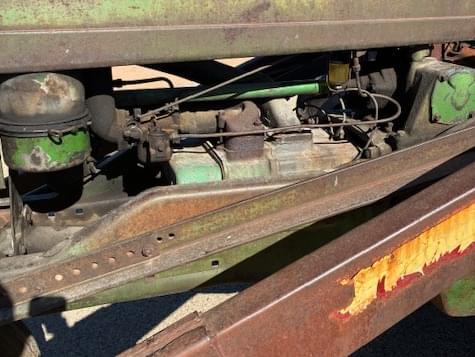Image of John Deere A equipment image 4
