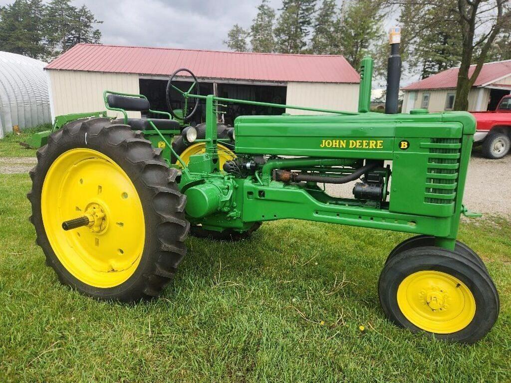 Image of John Deere B Primary image