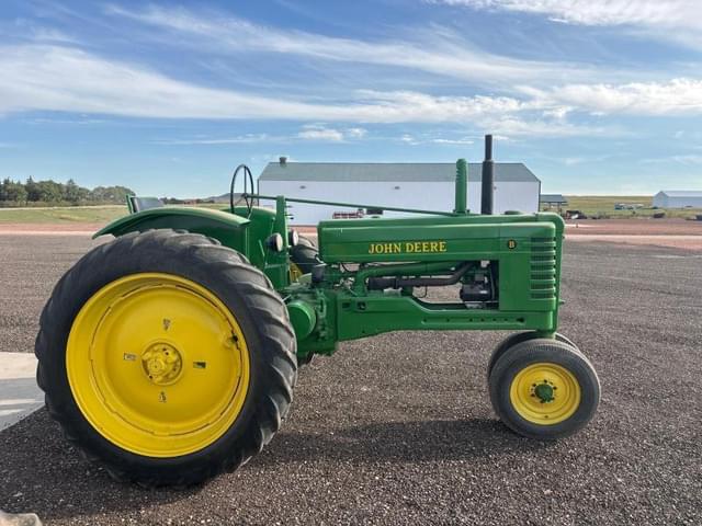 Image of John Deere B equipment image 2