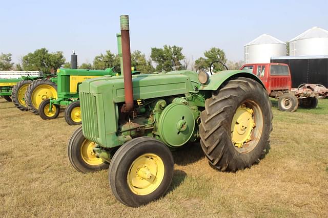 Image of John Deere D equipment image 1