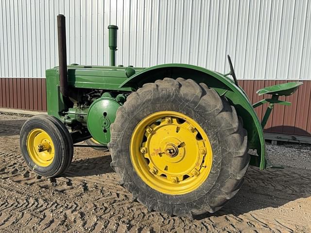 Image of John Deere D equipment image 1