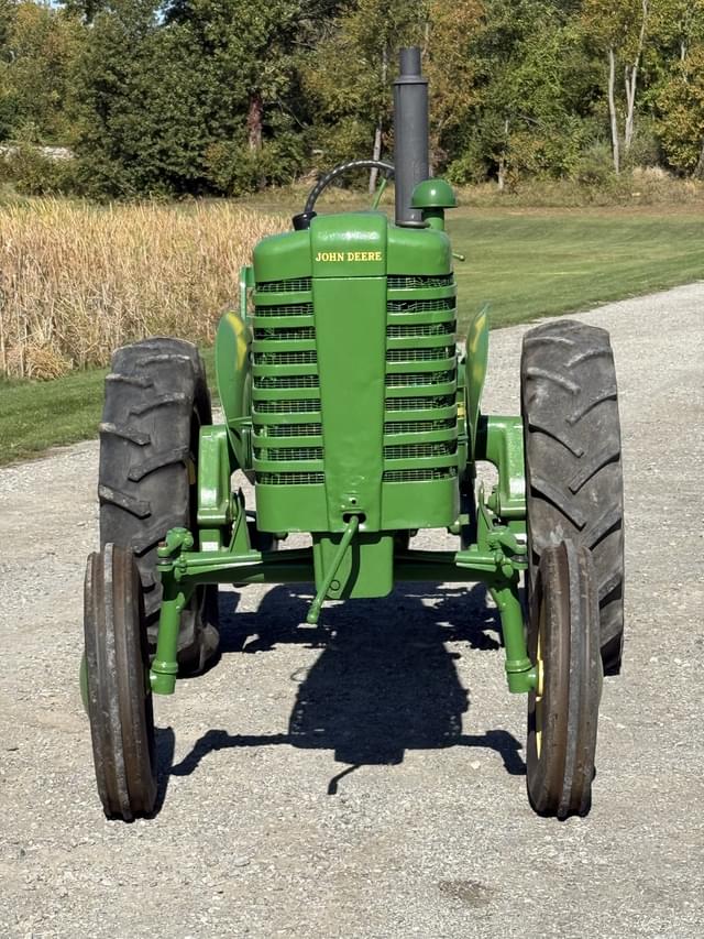 Image of John Deere M equipment image 1