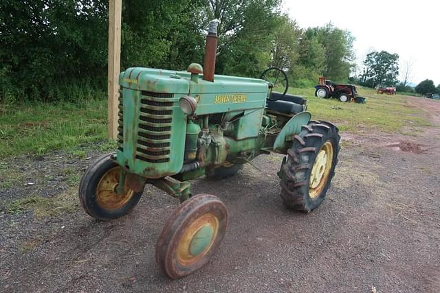 Image of John Deere M equipment image 1