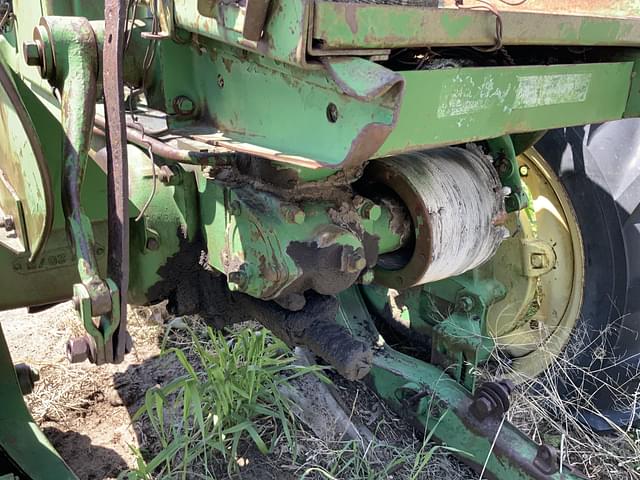 Image of John Deere M equipment image 4