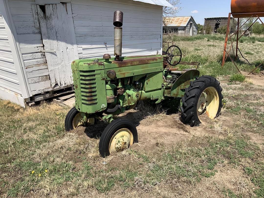 Image of John Deere M Primary image