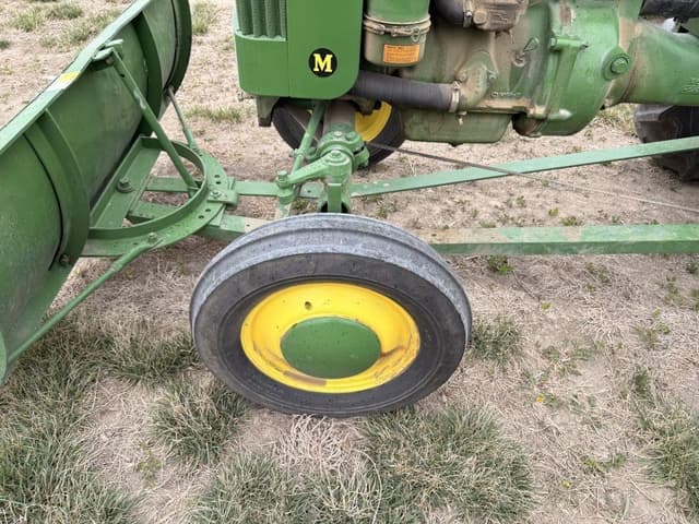 Image of John Deere M equipment image 4