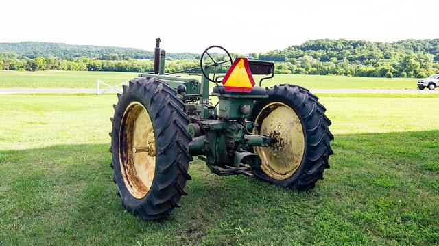 Image of John Deere B equipment image 4