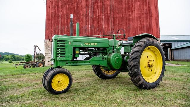 Image of John Deere B equipment image 1