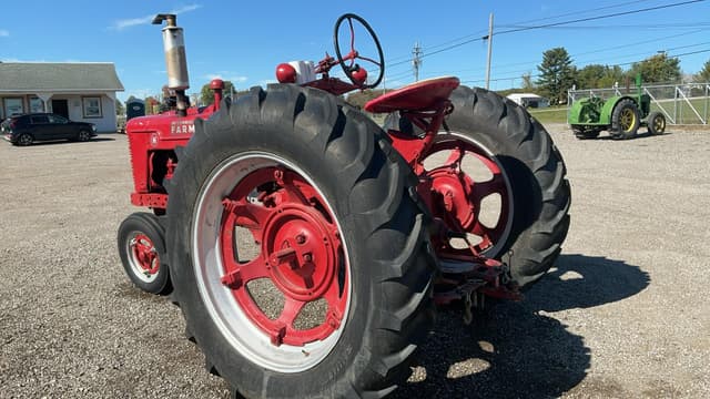 Image of Farmall H equipment image 2