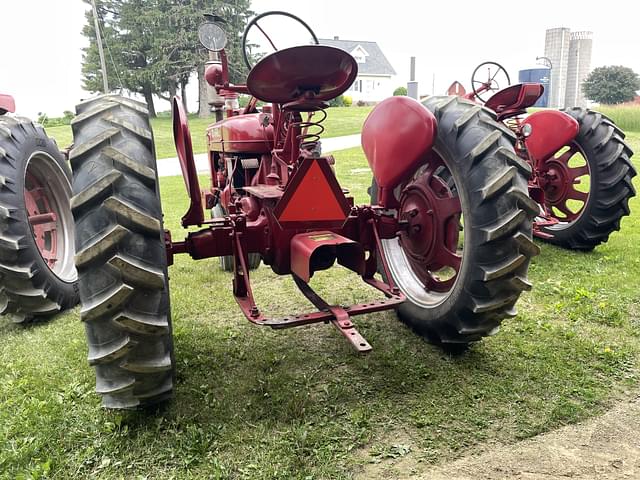 Image of Farmall H equipment image 3