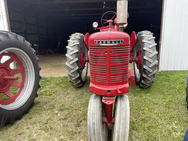 Image of Farmall H equipment image 1