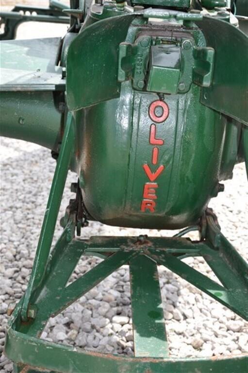 Image of Oliver 70 equipment image 3