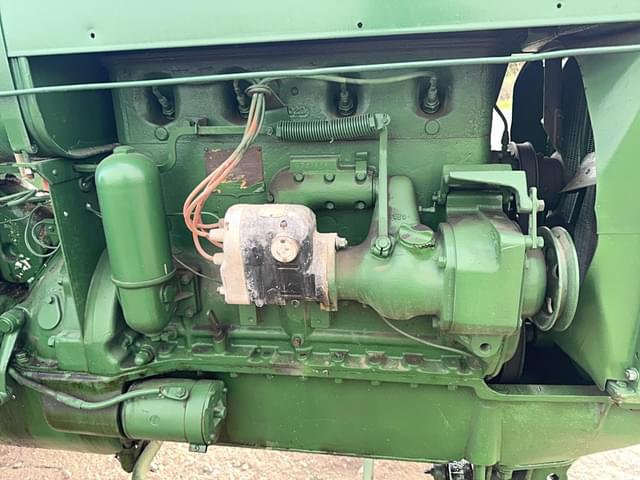 Image of Oliver 80 equipment image 4